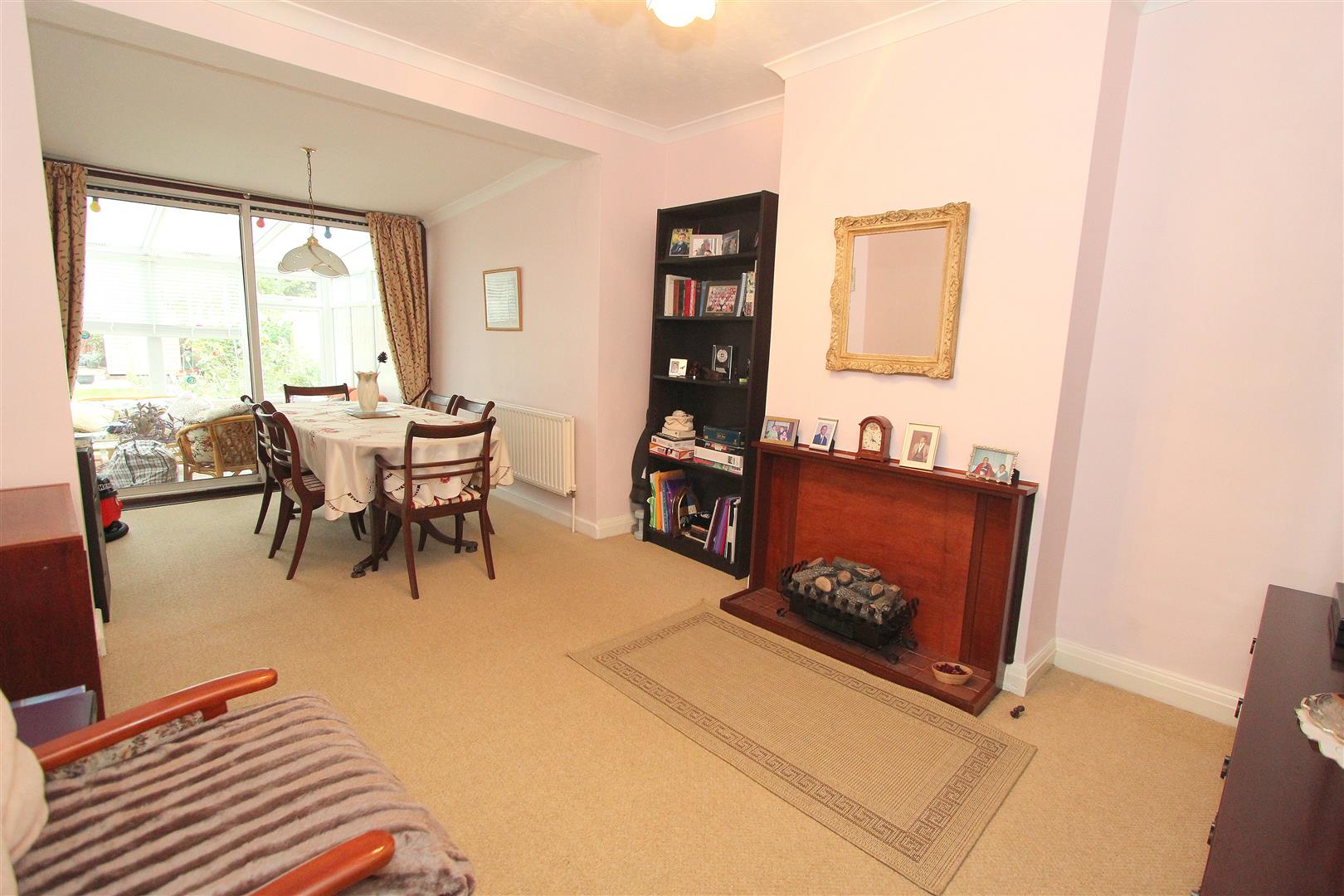 3 bed property in Kingswood Way, Wallington